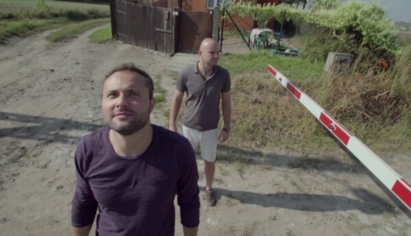 "Proszę mówić w kierunku głośnika"