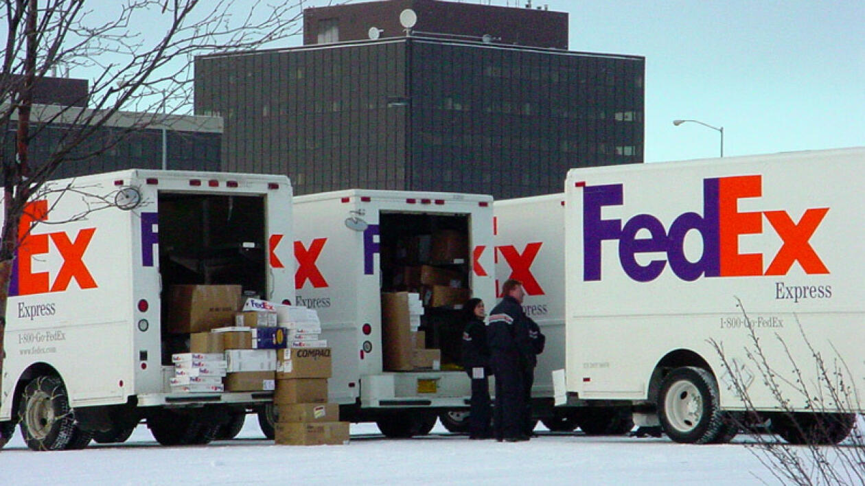 Gigantyczne przejęcie w branży kurierskiej. FedEx kupi TNT za 4,4 mld euro